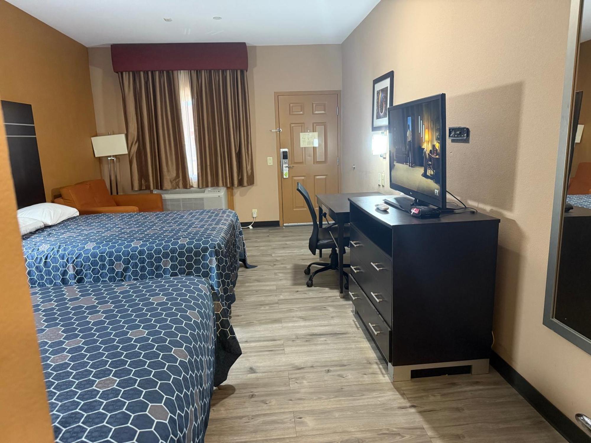 Executive & Motel Floresville
